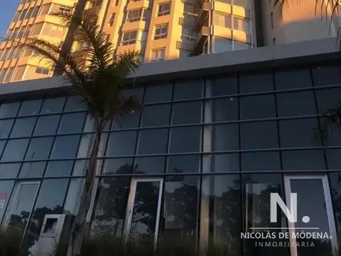 Venta de local en Punta del Este.
