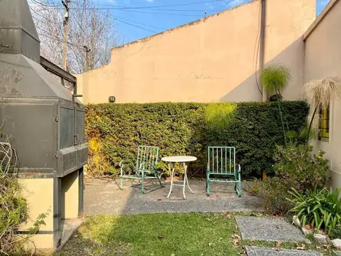 Casa 2 ambientes con 1 baño
