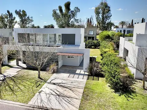 Casa de 5 Ambientes en Venta en La Reserva Cardales