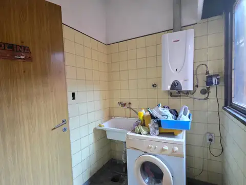 VENTA CASA. IDEAL 2 FAMILIAS. M. CASTRO 2800 REMEDIOS DE ESCALADA LANUS