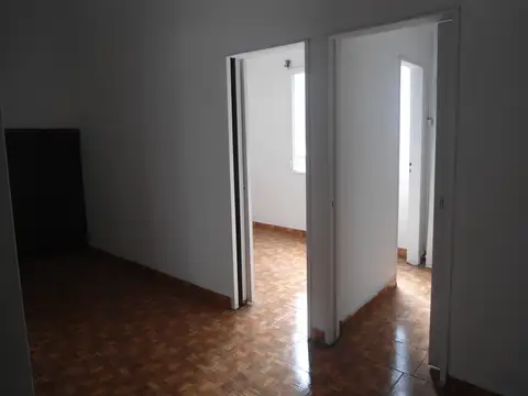 Departamento al lateral de 2 ambientes