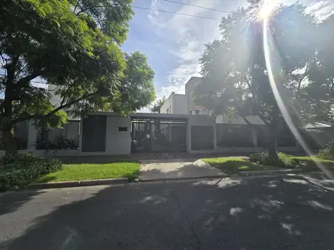 Depto Tipo Casa en Venta con 2 cocheras