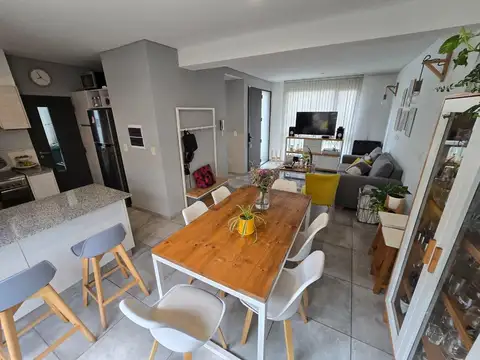 Depto Tipo Casa en Venta de 4 ambientes