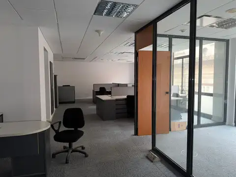 Gran Inmueble Comercial / Corporativo en Alquiler – Maipú 362-1623 m2.