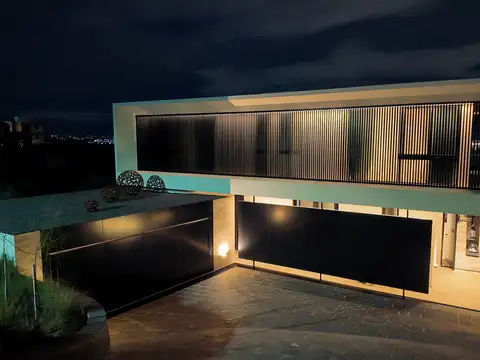 CASA PREMIUM LA DESEADA COUNTRY 4 DORMITORIOS 