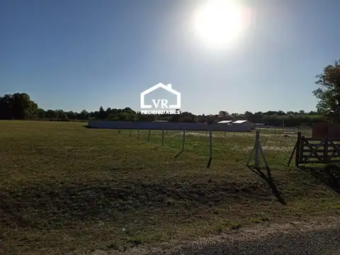 Barrio Parque Los Robles, Parada Robles, Exaltación de la Cruz 100