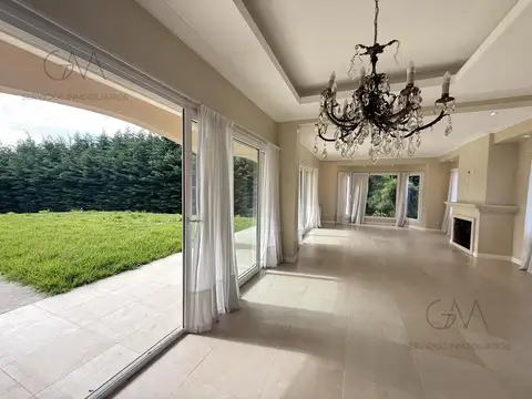Casa en Alquiler de 3 dormitorios