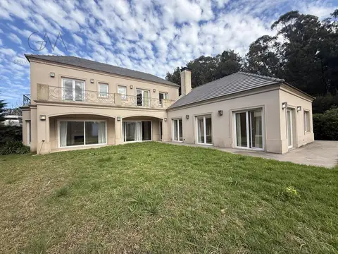 Casa en alquiler – Arenas del Sur