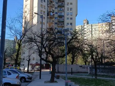 SE VENDE DEPARTAMENTO, 3 AMB, BALCON EN LUGANO 1 Y 2