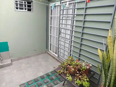 Depto Tipo Casa en Venta 46 años