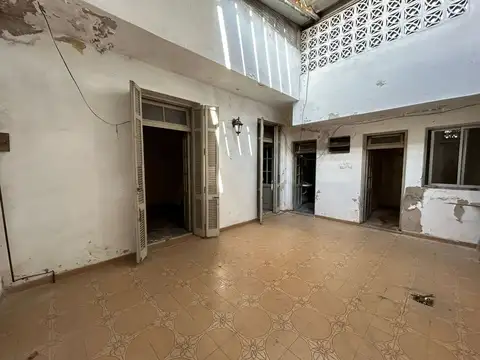 PH 3 AMBIENTES CON PATIO Y TERRAZA A REFACCIONAR