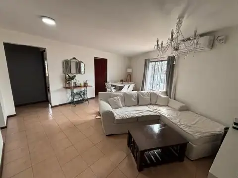 Depto Tipo Casa en Venta de 4 ambientes