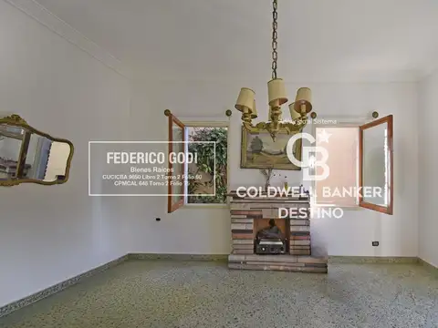 Casa en Venta con 4 cocheras