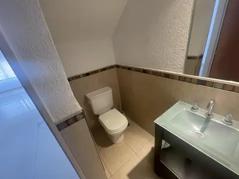 Casa en Alquiler con 1 cochera
