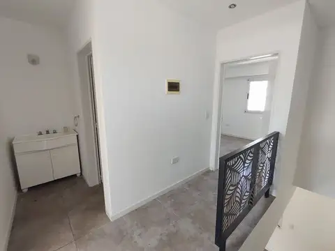 Dúplex a la VENTA con parrilla/ patio, José C. Paz