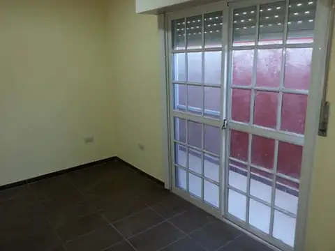Av. 25 De Mayo 2471, Lanús , Piso 1°