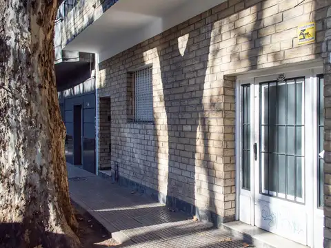 Depto Tipo Casa 5 ambientes con 1 baño