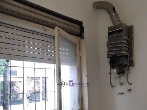 Depto Tipo Casa en Alquiler en Lomas del Mirador, $ 350.000