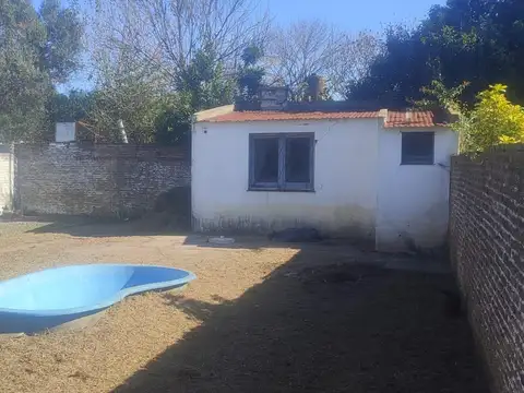 Casa de 3 Ambientes C/ FONDO en VENTA