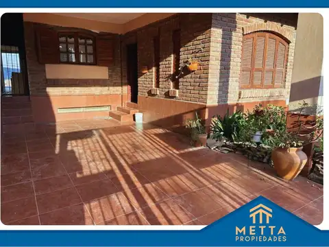 Casa frente a Grand Bourg