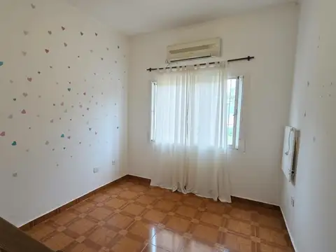 Depto Tipo Casa en Alquiler en Ituzaingo, $ 900.000