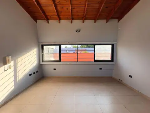 Depto Tipo Casa 3 ambientes con 1 baño