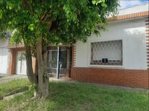 OPORTUNIDAD!! VENTA CASA A REFACCIONAR 3 AMB. EN PALOMAR