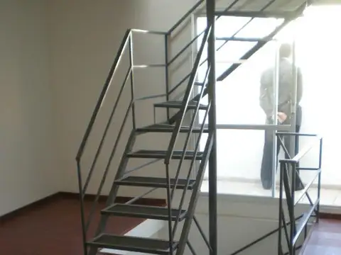Depto Tipo Casa en Venta al Este
