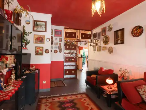 Casa 5 ambientes con 2 baños