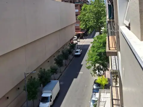 Depto de un ambiente reciclado 