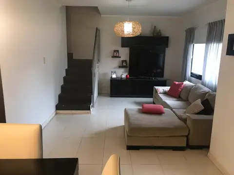 Casa en Venta en Burzaco, USD 215.000