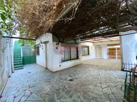 Casa 2 ambientes con 1 baño