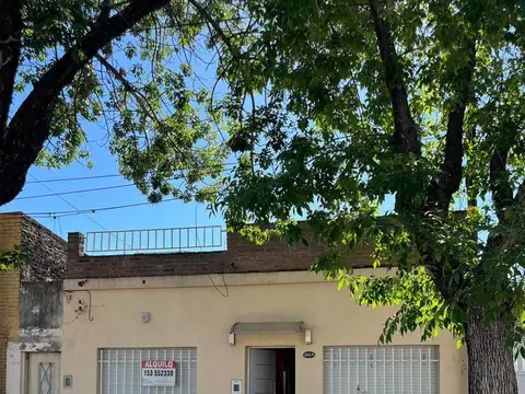 Casa en alquiler - Teniente Agnea al 900