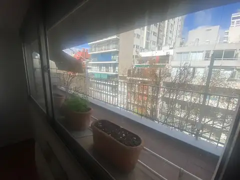 Hermoso departamento de 3 ambientes con dependencias de servicio en alquiler en pleno Palermo con gran balcón terraza