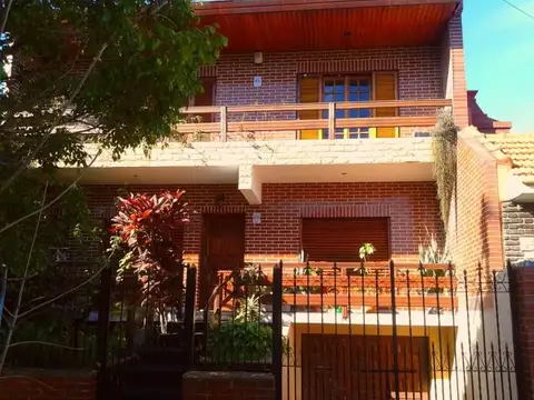 Casa 5 amb con cochera en Venta en Villa Lugano