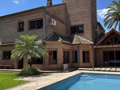 Oportunidad Casa 7 ambientes con quincho Martinez