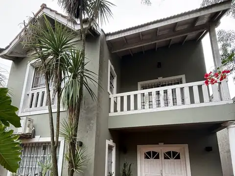 Casa 4 ambientes con 3 baños