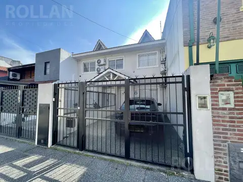 Casa de 5 amb en Venta en Carapachay