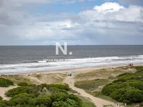 Espectacular Penthouse frente al mar de 4 dormitorios en venta, Punta del Este