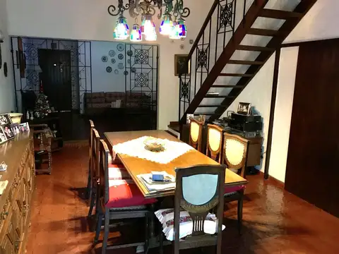 CHALET EN PH ESTILO ESPAÑOL 5 AMB. EN PIÑEYRO