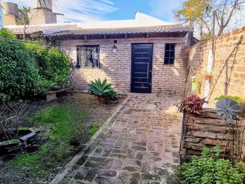 Depto Tipo Casa 2 ambientes con 1 baño