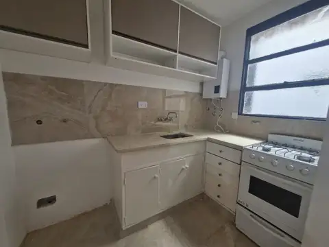 Departamento en Alquiler en Parque Rivadavia, $ 650.000