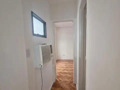 2 Ambientes Amplios "Hecho a nuevo" Recién Pintado con Baulera