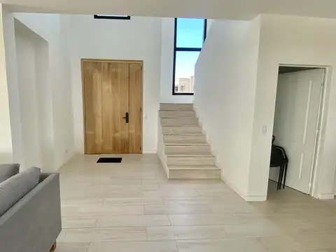 Casa en Alquiler Temporal de 4 dormitorios