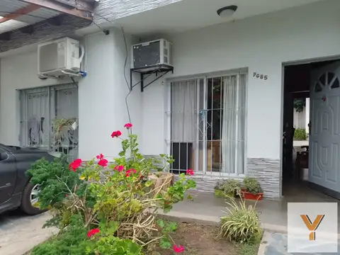 Casa en venta - 3 Dormitorios 2 Baños - Cochera - 225Mts2 - Berazategui