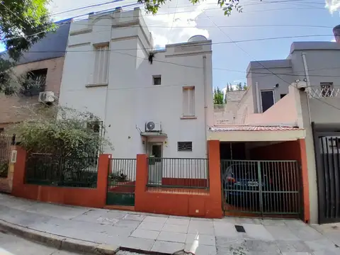 VENTA CASA RESIDENCIAL 5 AMB/COCHERA REFACCIONAR