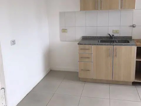 Departamento en Alquiler en Lanús Este, $ 550.000
