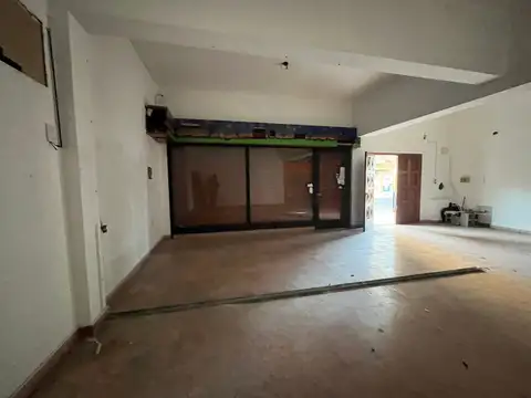 Local en Alquiler en Lanus Este, $ 700.000