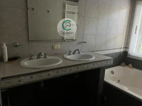 Casa en Alquiler de 3 dormitorios