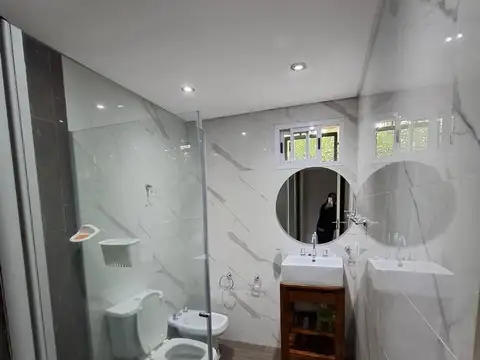Casa en Venta con 3 cocheras
